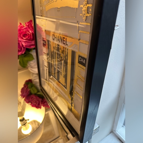 Beautiful Oliver Gal 31 Rue Cambon Framed 11” x 14” Framed Floating Art - Picture 7 of 16